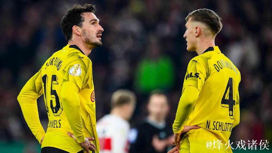 每体：巴萨密切关注施洛特贝克，他无意与多特续约